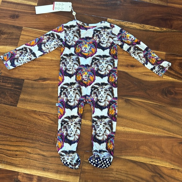 Bums and Roses Footed PJs - Picture 2 of 2